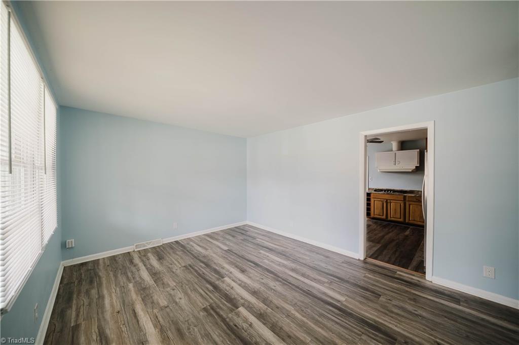 2102 Bothwell Street Property Photo 28