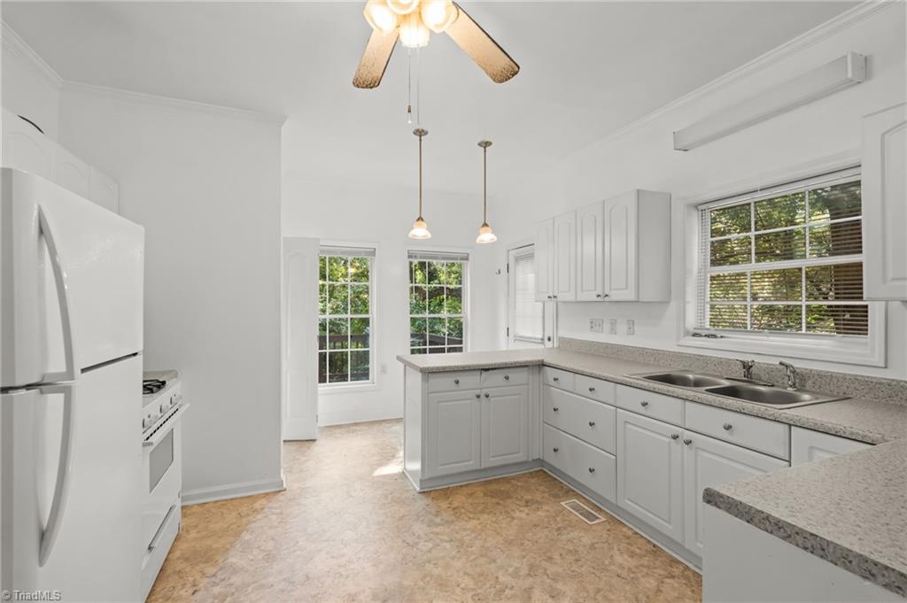413 S Main Street Property Photo 10