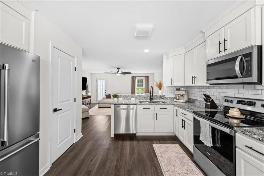 842 Berg Street Property Photo 3