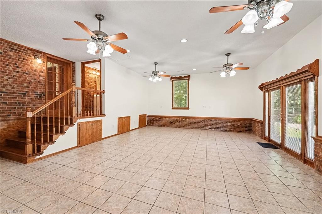 7235 Ledbetter Road Property Photo 4