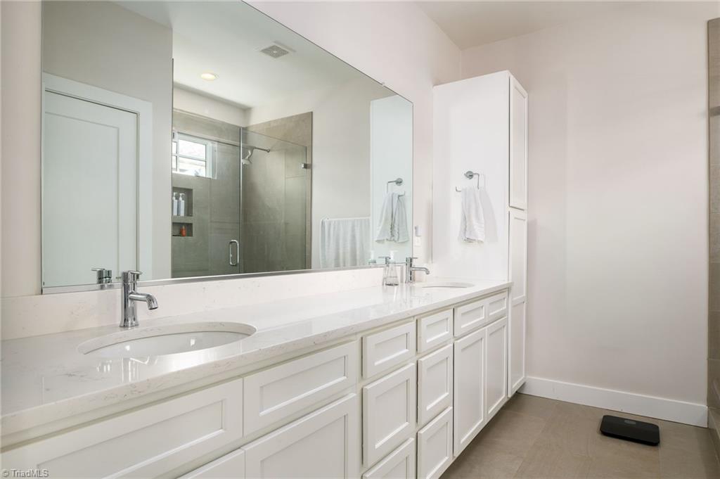 1556 Autumn Park Circle Property Photo 12