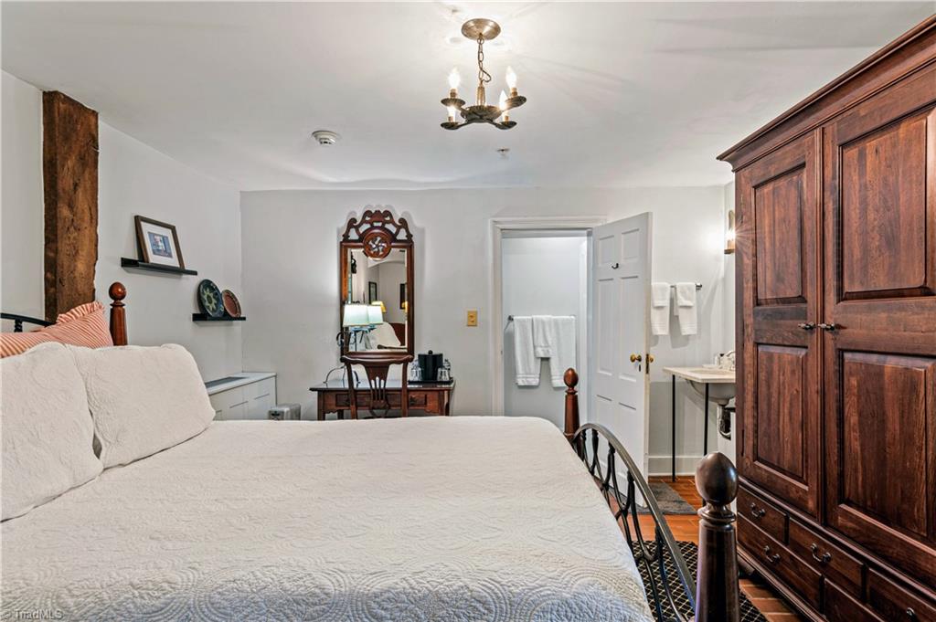 803 S Main Street Property Photo 17