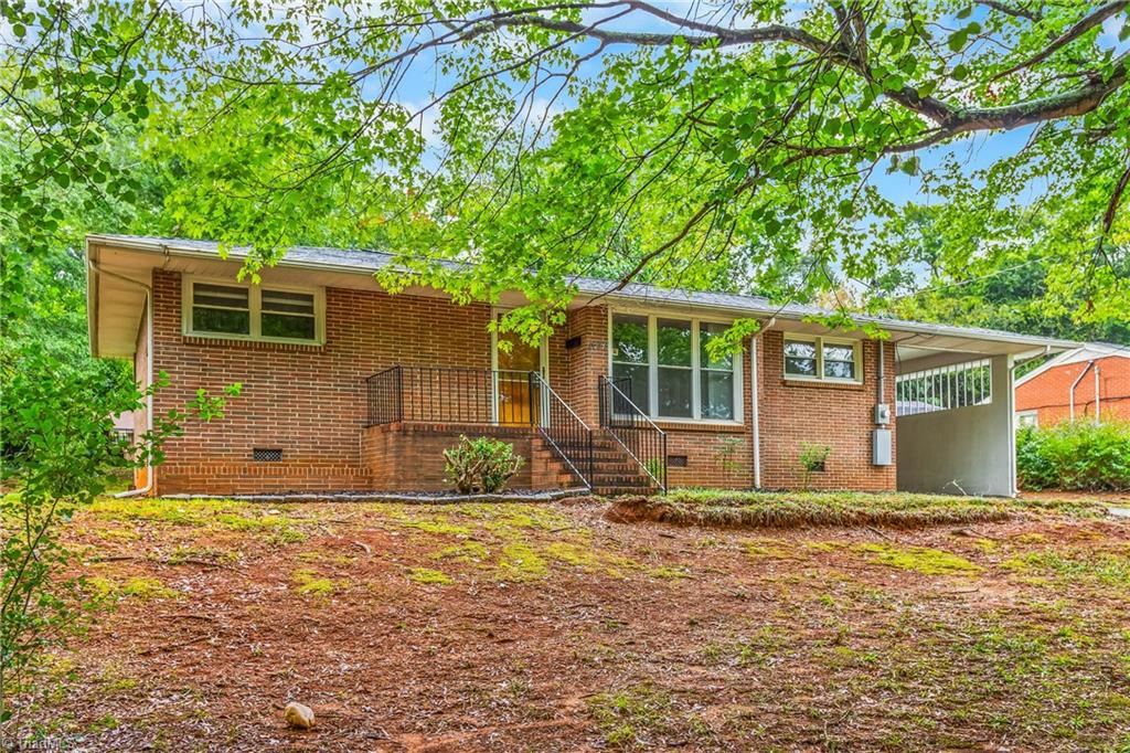 641 Valley Drive Property Photo 1