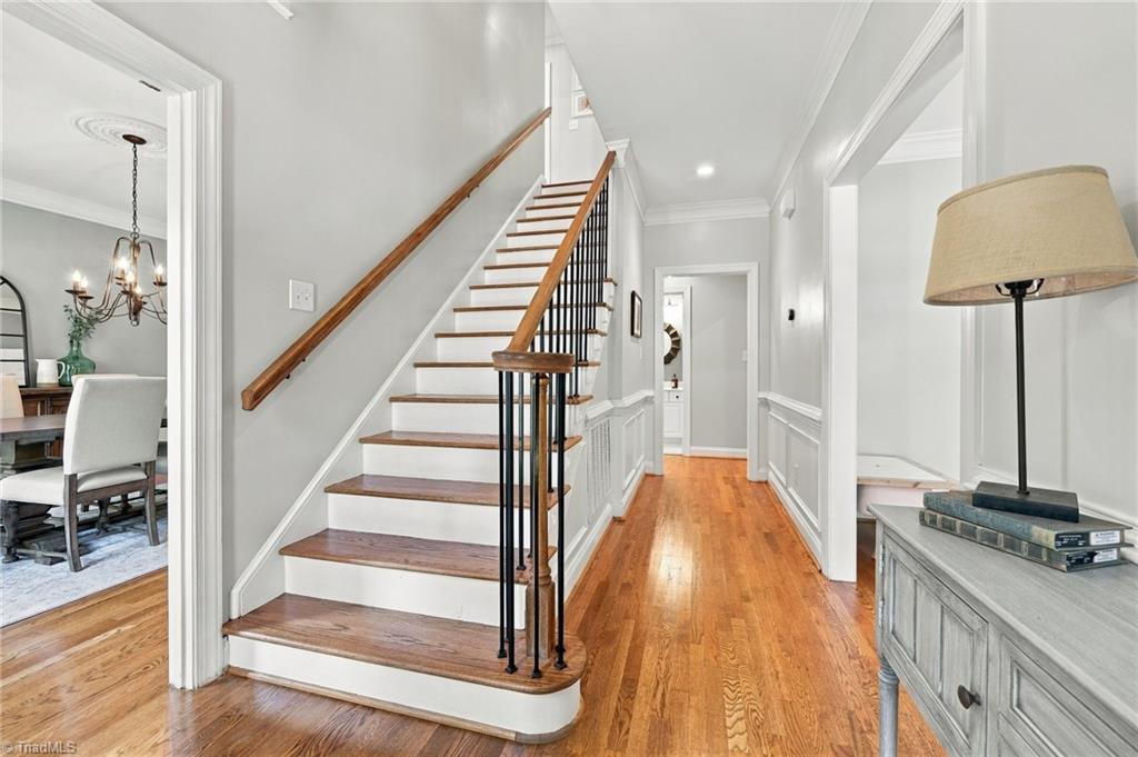 4325 Oakton Drive Property Photo 4