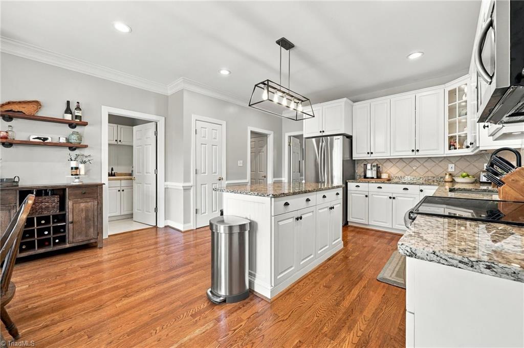 4325 Oakton Drive Property Photo 11