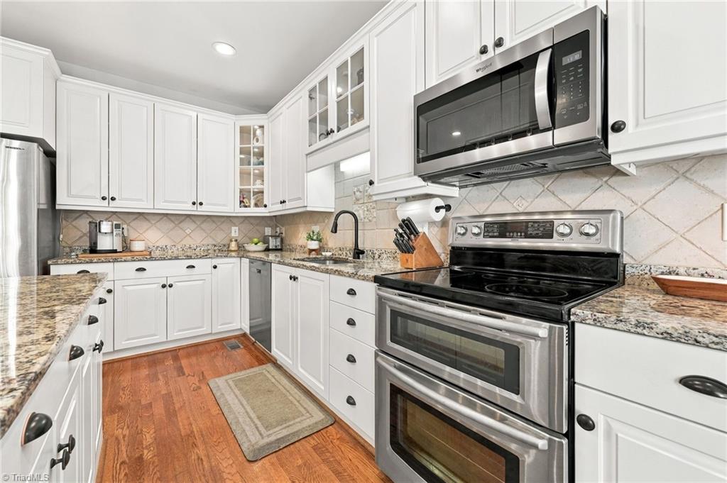 4325 Oakton Drive Property Photo 12