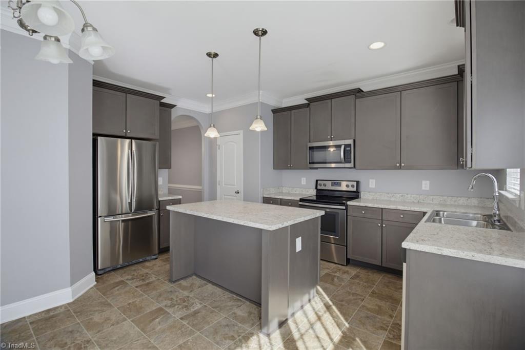 15 Harvest Oak Court Property Photo 2