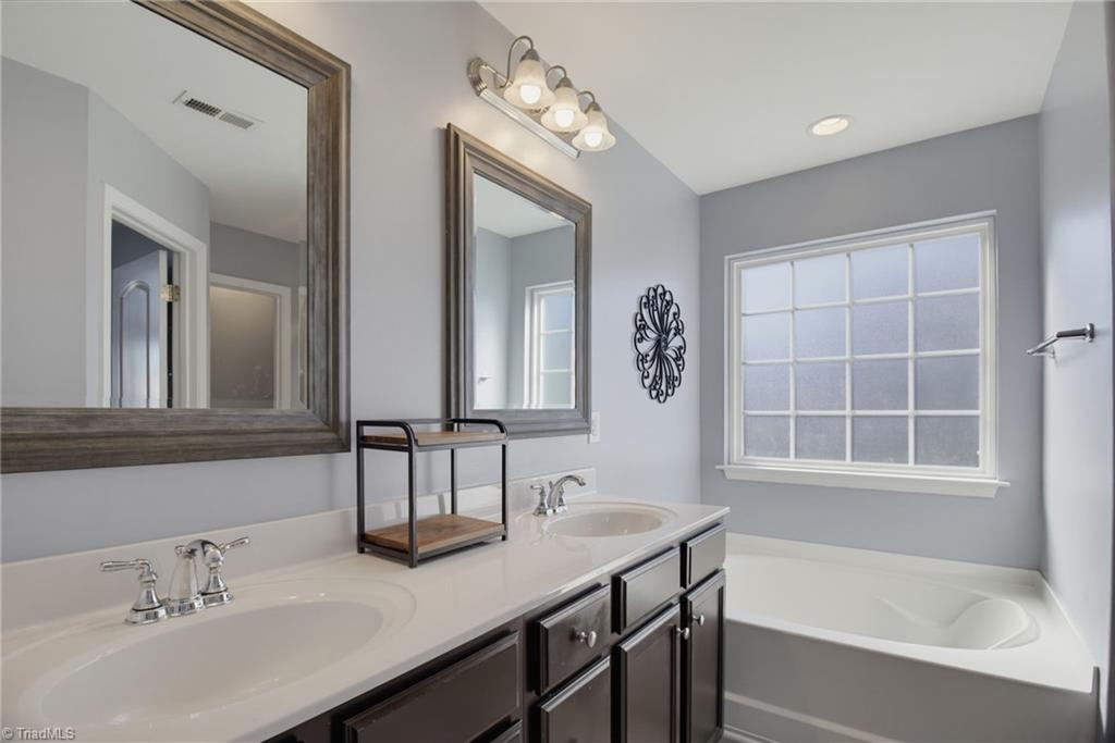 15 Harvest Oak Court Property Photo 19
