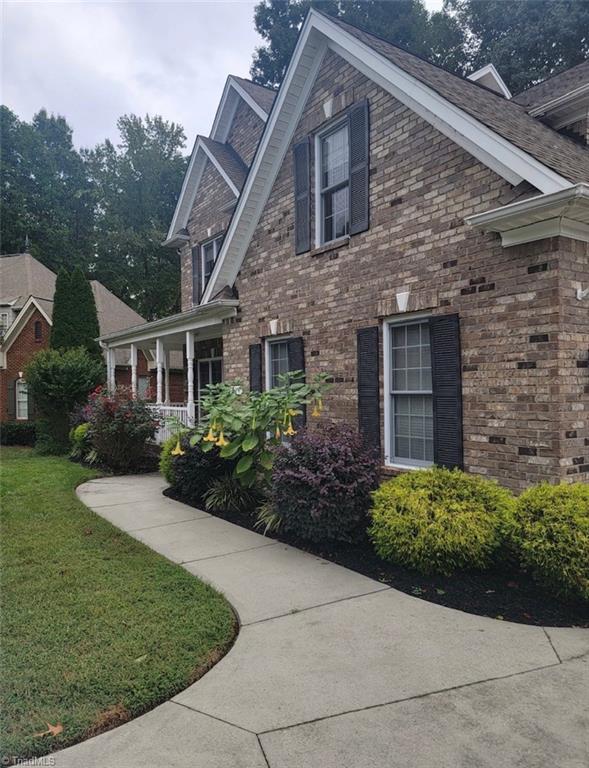 424 Southern Woods Drive Property Photo 2