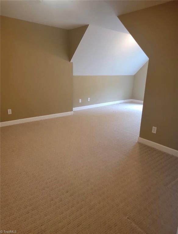 424 Southern Woods Drive Property Photo 16