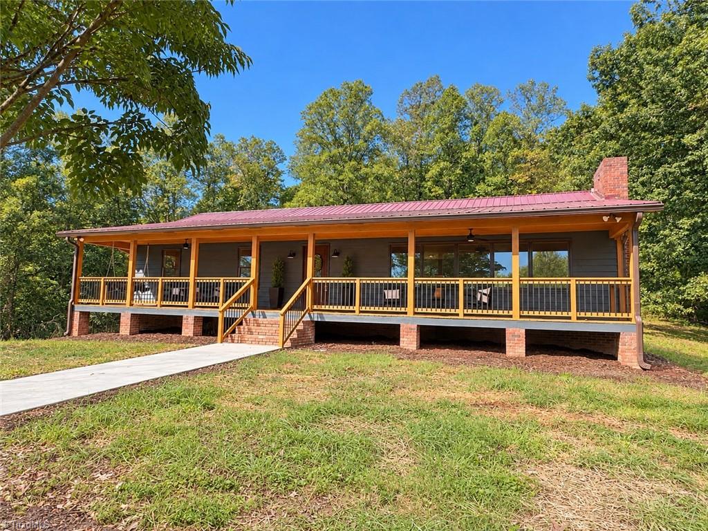 526 Hoover Mountain Road Property Photo 1