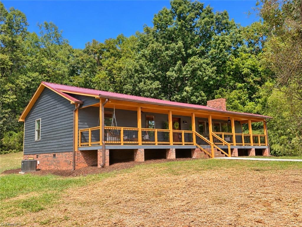 526 Hoover Mountain Road Property Photo 2