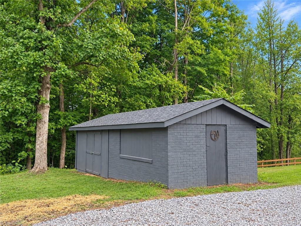 526 Hoover Mountain Road Property Photo 24