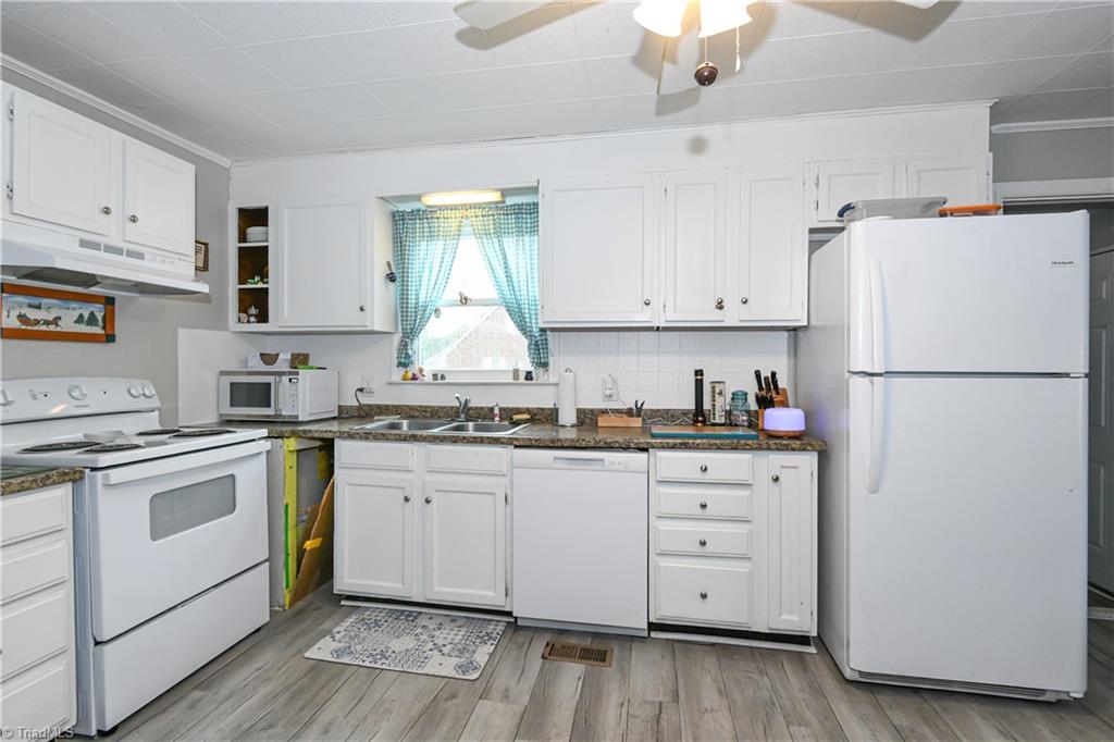 2758 N Old Greensboro Road Property Photo 9