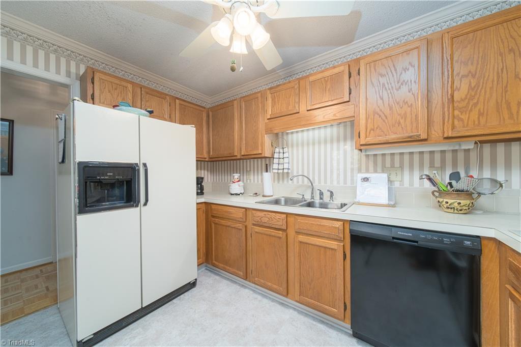 652 Lantern Ridge Drive Property Photo 4