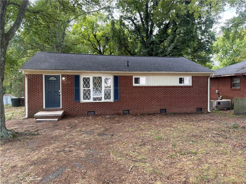 509 Greenbriar Road Property Photo 1