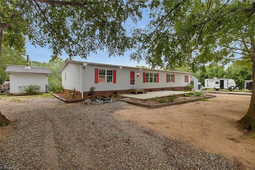 202 Pond Trail Property Photo 1