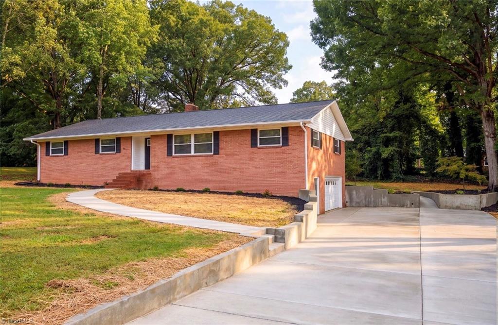 18 Colonial Drive Property Photo 1