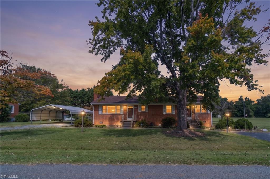 553 E Ridge Avenue Property Photo 1