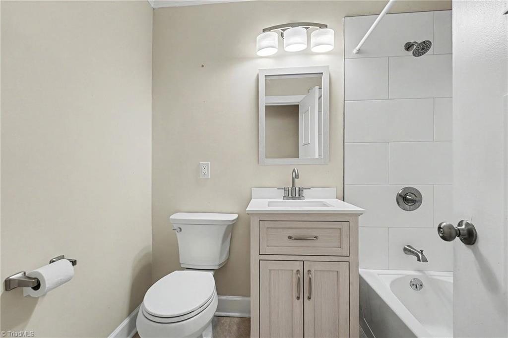 5107 Grandover Parkway Property Photo 16