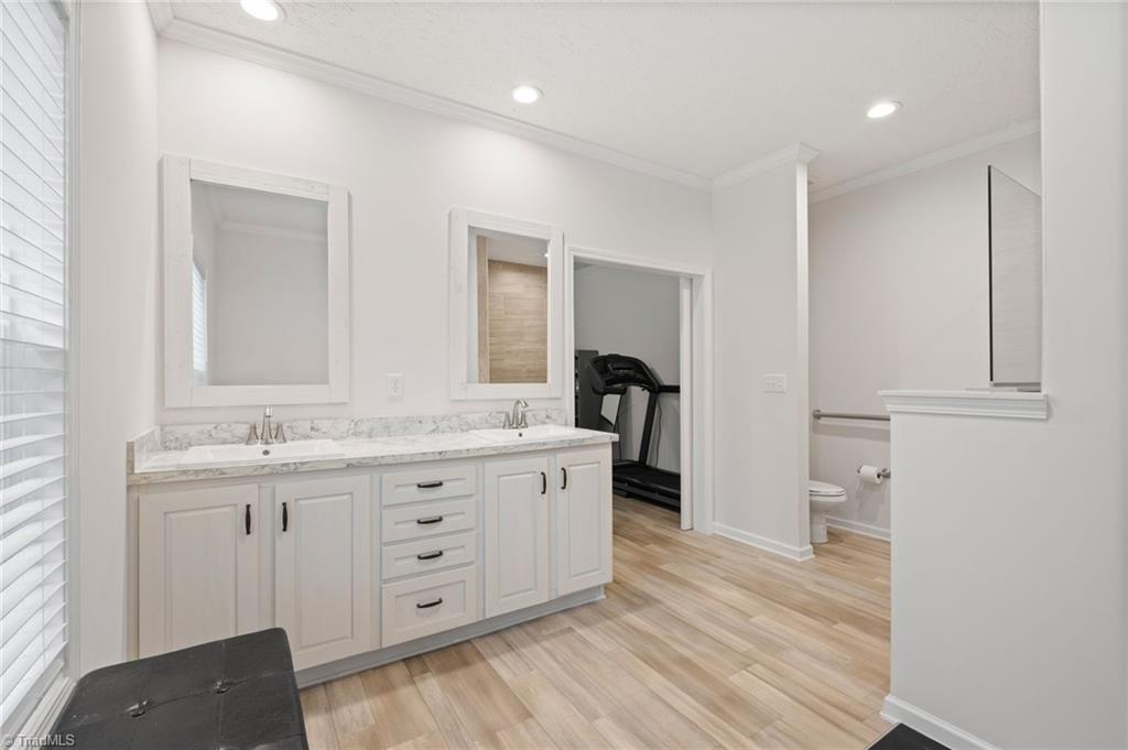 6923 Dexter Drive Property Photo 20