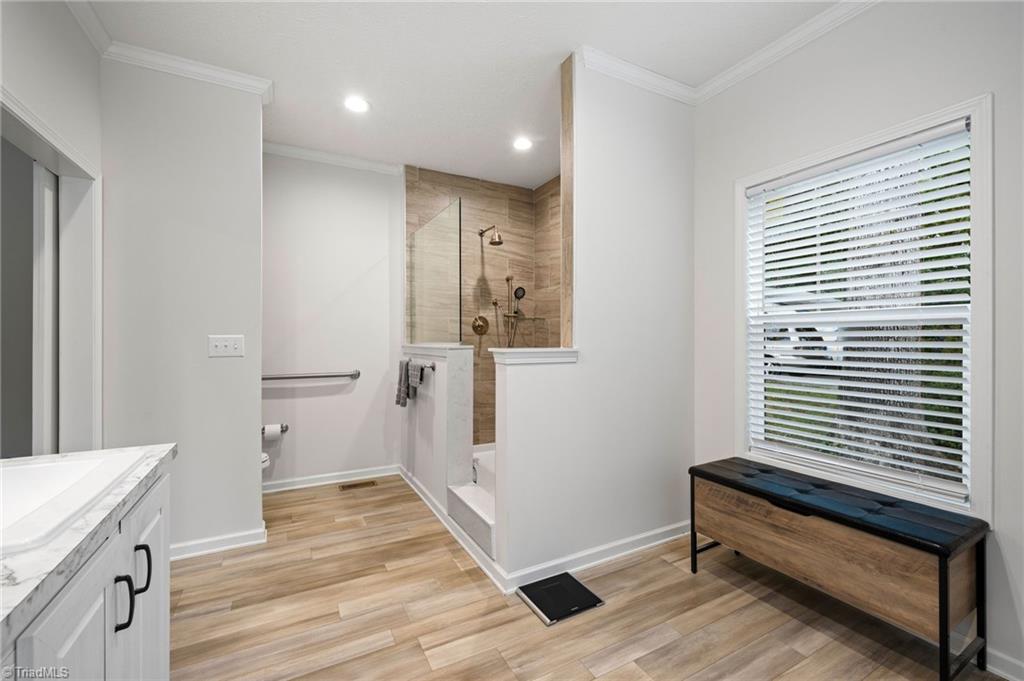 6923 Dexter Drive Property Photo 22