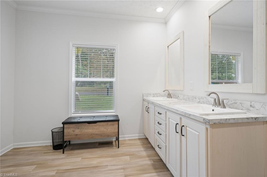 6923 Dexter Drive Property Photo 25