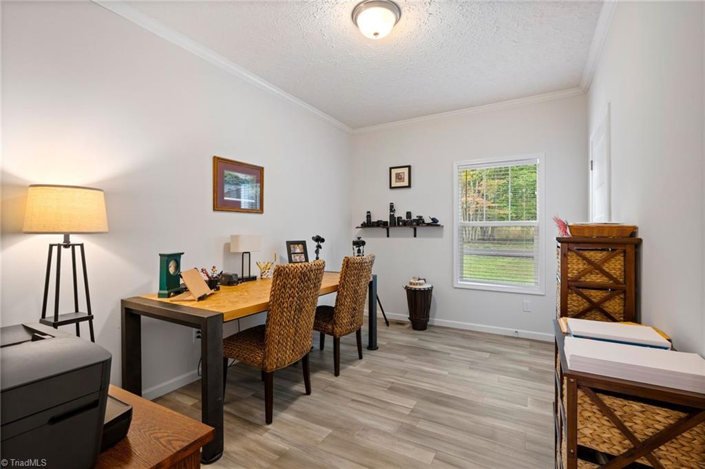 6923 Dexter Drive Property Photo 26