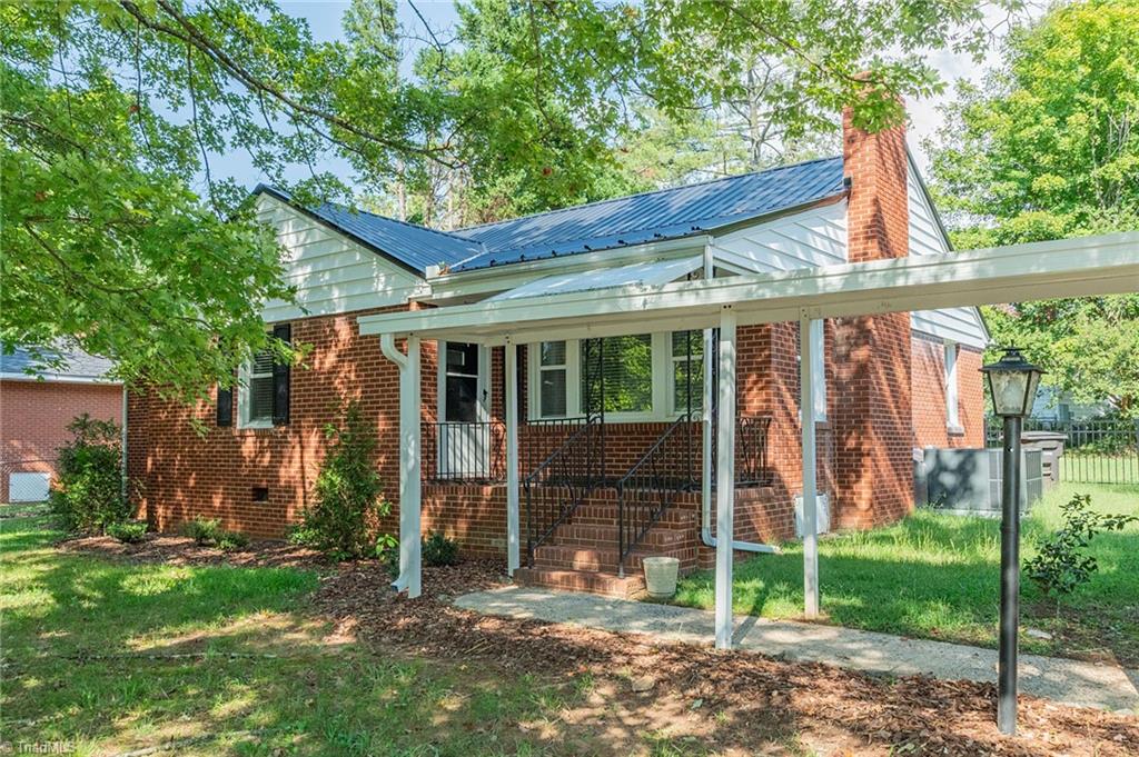 208 Avondale Drive Property Photo 1