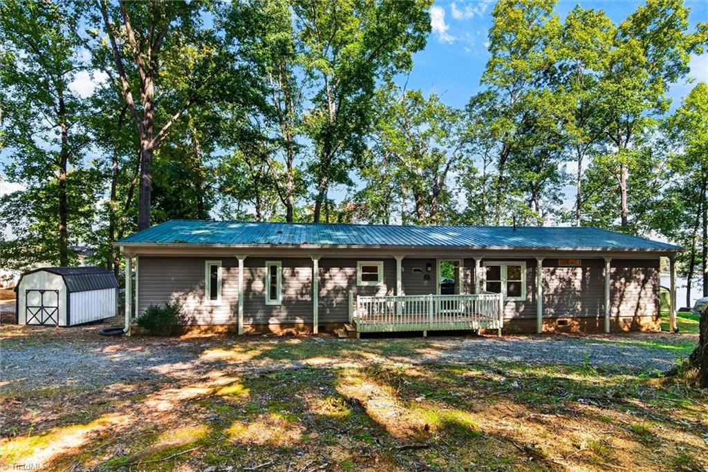390 Lake Landing Drive Property Photo 1