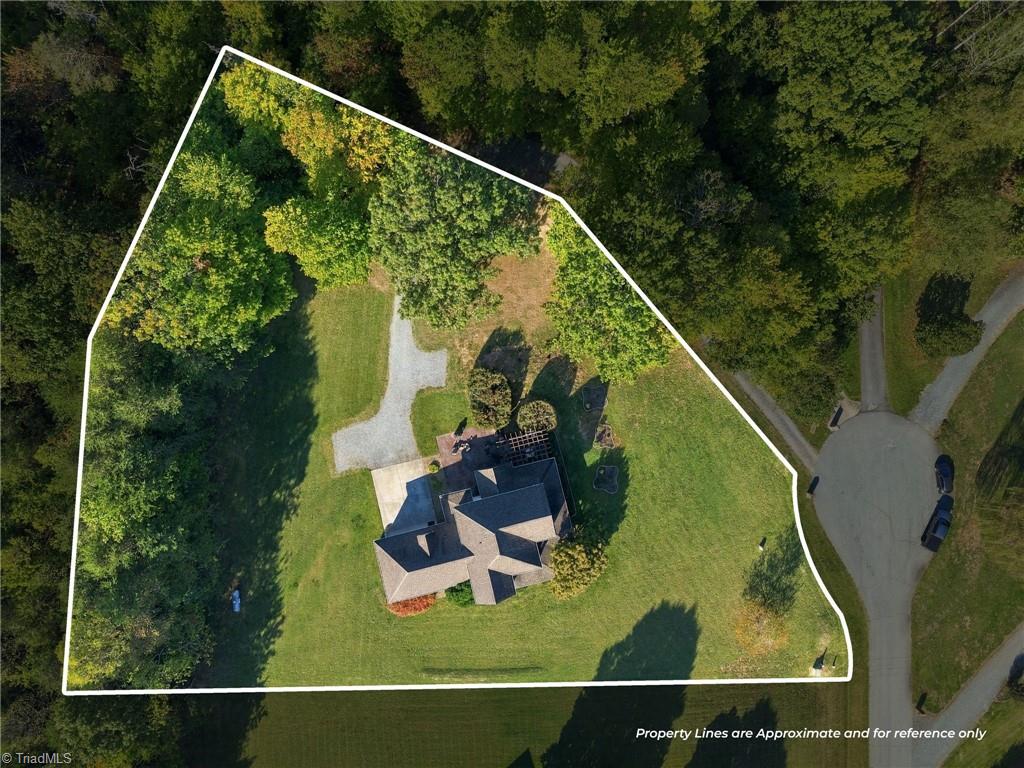 246 Dionne Way Property Photo 8
