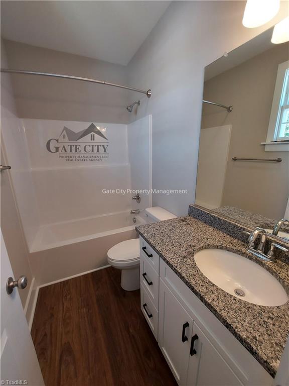 40 E 4th Street Property Photo 12