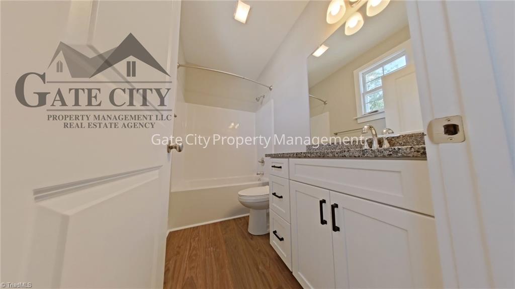 40 E 4th Street Property Photo 13