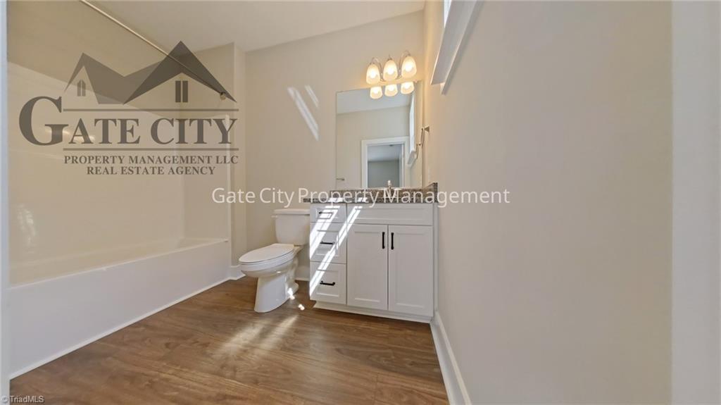40 E 4th Street Property Photo 17