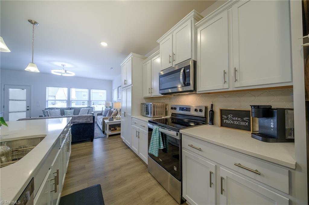 2670 Wood Valley Road Property Photo 8