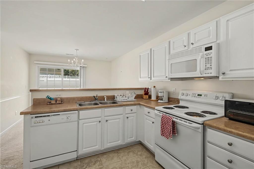 6001 Holland Park Lane Property Photo 4