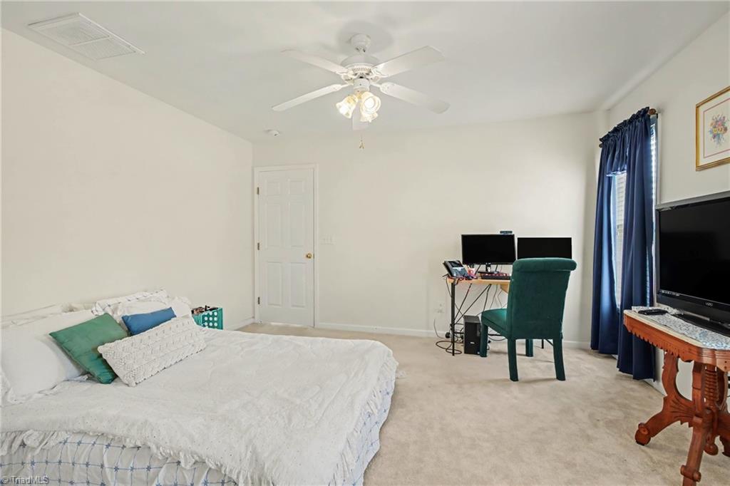 6001 Holland Park Lane Property Photo 5