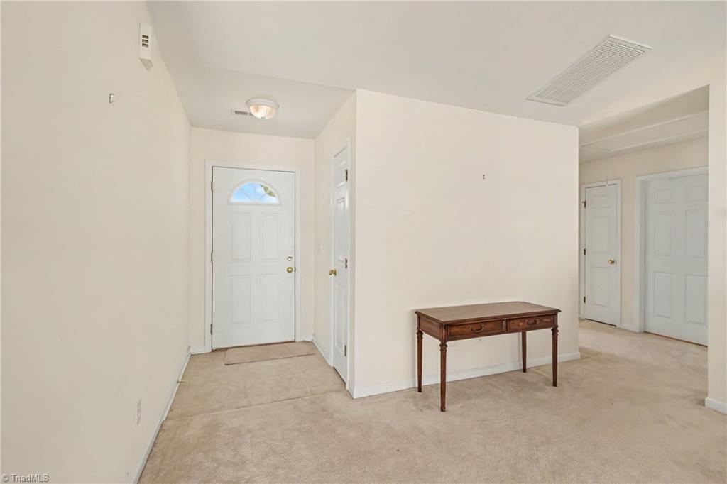 6001 Holland Park Lane Property Photo 9