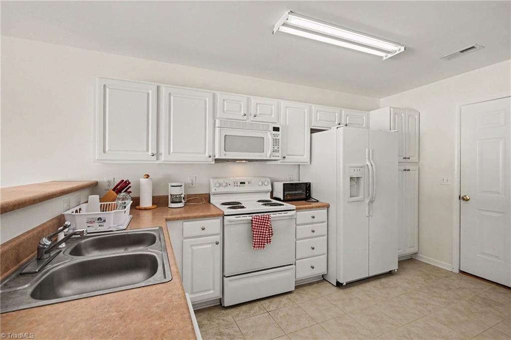6001 Holland Park Lane Property Photo 16