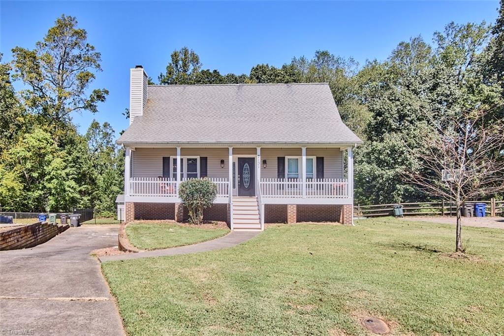 2131 Dave Street Property Photo 1