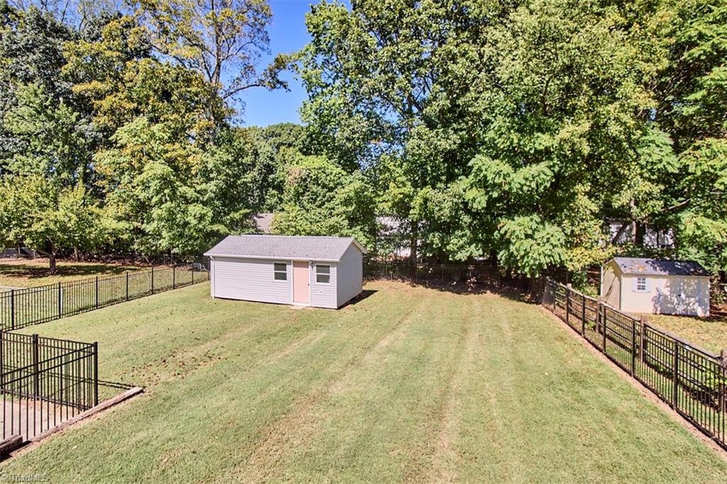 2131 Dave Street Property Photo 3