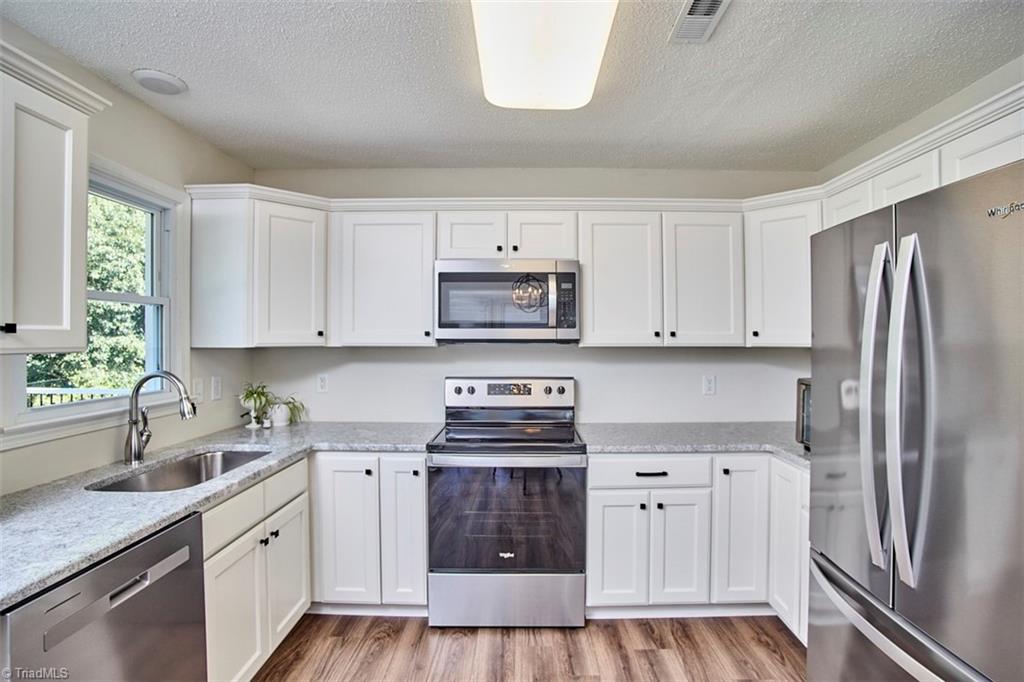 2131 Dave Street Property Photo 16