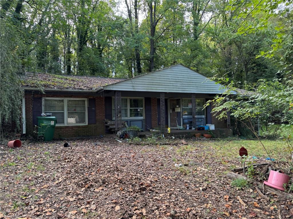 401 Dogwood Circle Property Photo 2