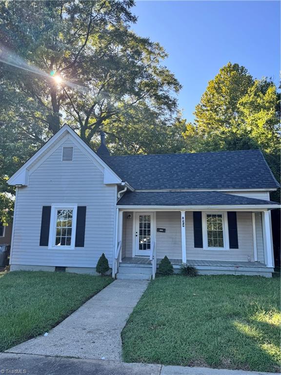 924 Dillard Street Property Photo 1