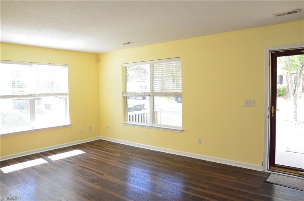 2719 Alpha Street Property Photo 4