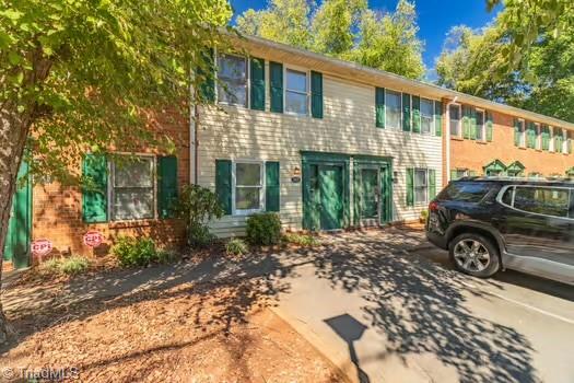 5907 King Charles Court Property Photo 1