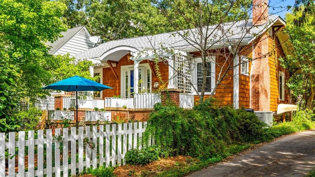 410 Crestland Avenue Property Photo 1