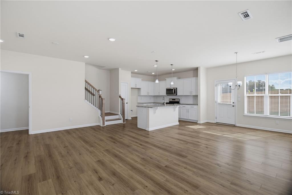 3727 Feltham Lane Property Photo 6