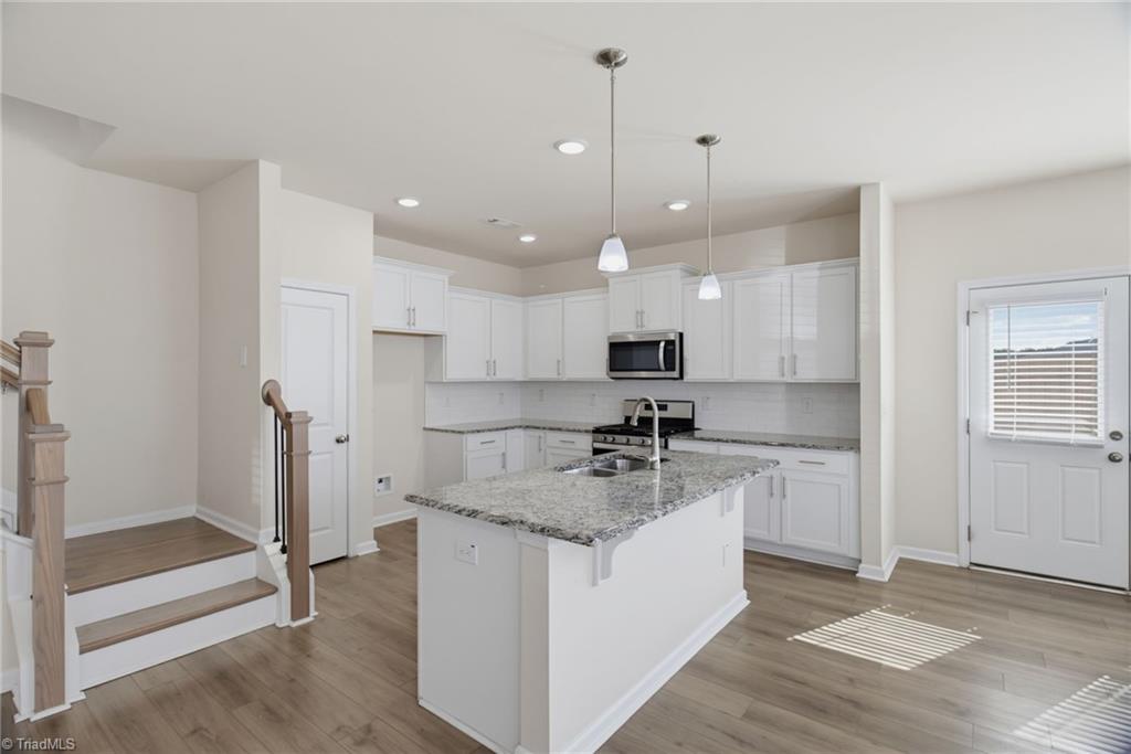 3727 Feltham Lane Property Photo 12