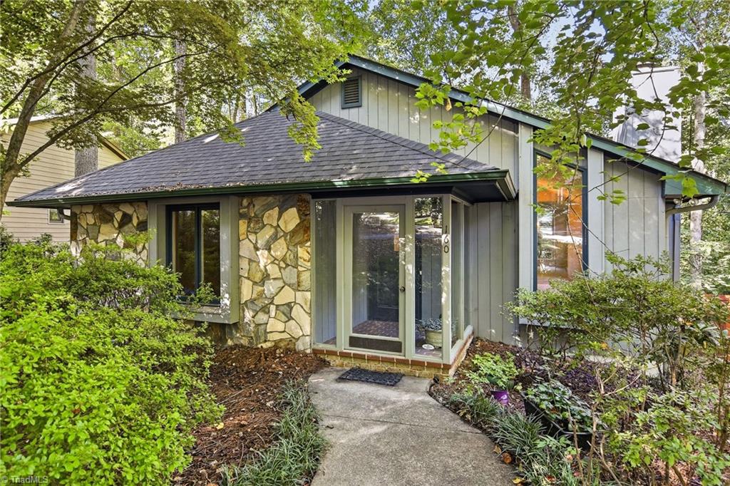 160 Carrisbrooke Lane Property Photo 1